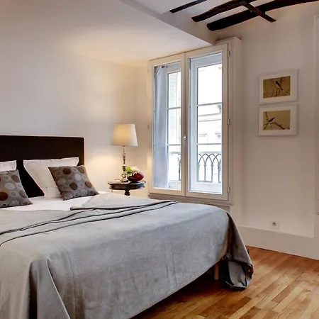 St Germain Mazarine * Paris